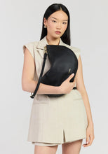 Saben Noa Shoulder Bag/Black Luxe
