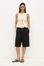 assembly label suzie top