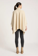 Samira Poncho