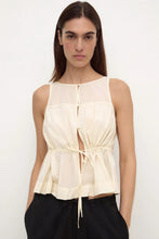 assembly label suzie top