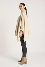 Samira Poncho