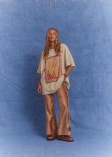 Kinga Csilla - Hibiscus Tee