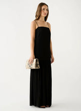 Esmaee effortless maxi dress