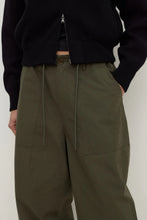 Assembly Label / Gigi Cotton Utility Pant /Dark Military