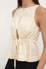 assembly label suzie top