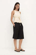 assembly label suzie top