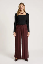 Calista Pant