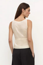 assembly label suzie top