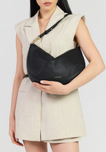 Saben Noa Shoulder Bag/Black Luxe